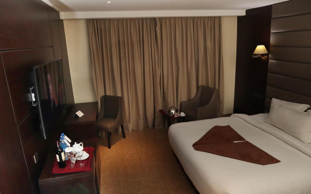 Monty Suites Калабар Экстерьер фото